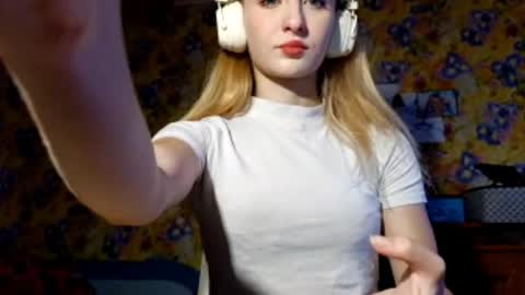 Amelia online show from October 10, 12:15 pm