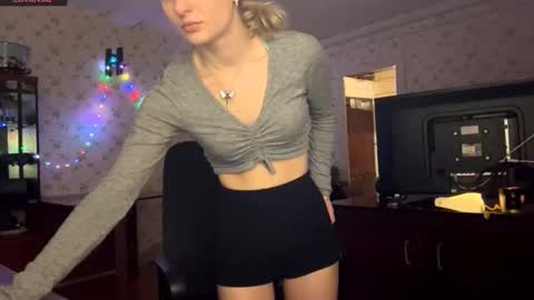 Amelia online show from March 10, 3:39 pm