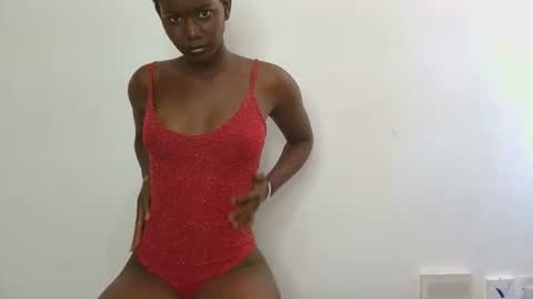 latiffaah_xx online show from January 15, 11:15 am