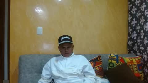 Snapshot of latin_11in chatting on April 10, 2:17 am latin_11in online show from April 10, 2:17 am