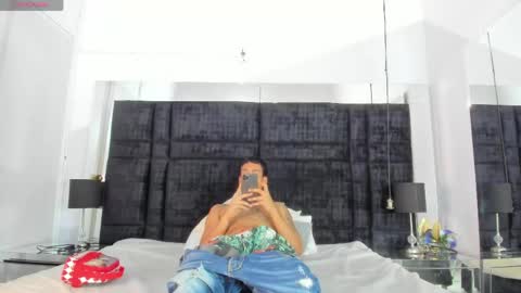 Snapshot of latin_couple20y chatting on May 9, 5:23 am Johana y Santiago online show from May 9, 5:23 am