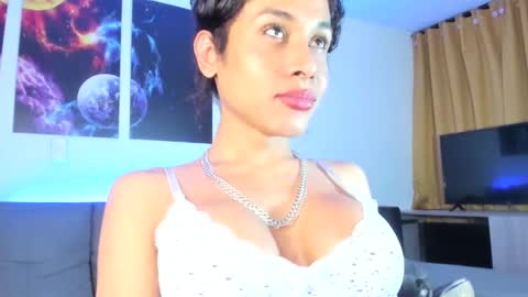 Snapshot of latin_goddessx chatting on January 25, 10:50 pm instagramlatin goddessx im nikoll online show from January 25, 10:50 pm
