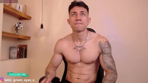 Snapshot of latin_green_eyes_ chatting on January 15, 10:57 pm latin_green_eyes_ online show from January 15, 10:57 pm