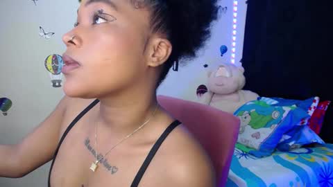Snapshot of latin_rihanna_j chatting on September 18, 4:03 am karen online show from September 18, 4:03 am
