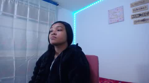 Snapshot of latin_rihanna_j chatting on October 15, 3:28 am karen online show from October 15, 3:28 am