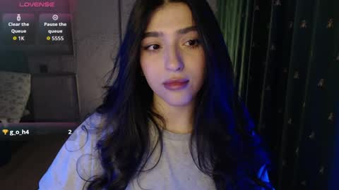 miiiiiiaaaa online show from May 4, 3:30 pm