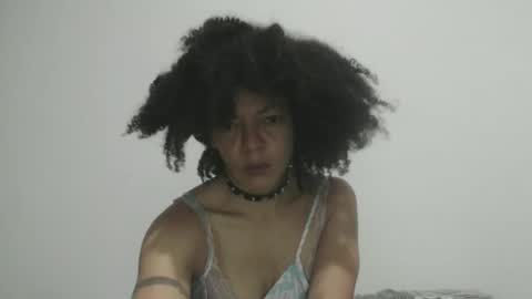 Snapshot of latinadreamy chatting on May 4, 1:23 am Latinacoka online show from May 4, 1:23 am