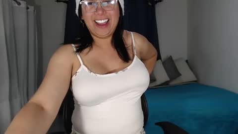 FLOR SALVAJE online show from December 10, 3:41 am