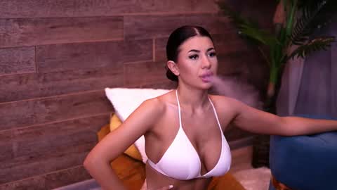 Latina online show from October 5, 5:00 pm