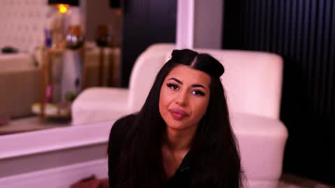 Latina online show from April 19, 5:01 pm