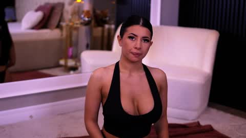 Latina online show from April 21, 3:39 pm