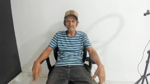 latinaroom178878 online show from July 14, 12:46 am