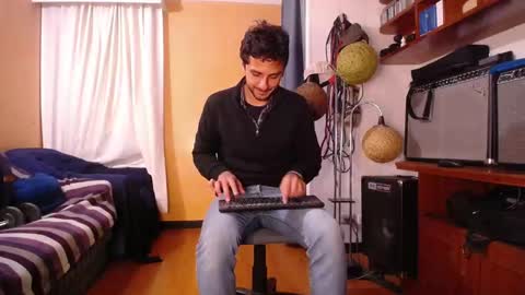 Snapshot of latincurious0 chatting on September 27, 2:27 am Juanito online show from September 27, 2:27 am