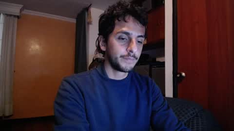 Snapshot of latincurious0 chatting on October 1, 2:17 am Juanito online show from October 1, 2:17 am