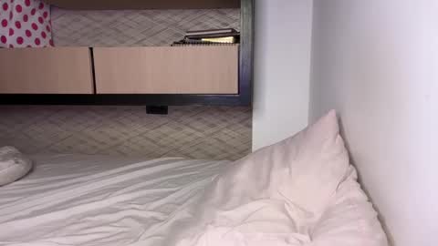 Hi -  online show from December 22, 4:06 am