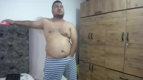 santi online show from April 6, 7:04 pm