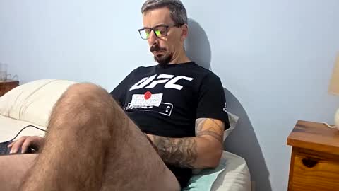 latinheat95 online show from May 2, 9:47 am