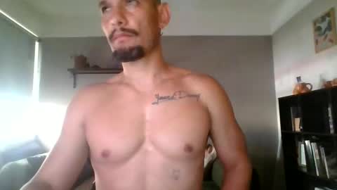 Snapshot of latinhotcouple33 chatting on May 28, 10:40 pm wolves online show from May 28, 10:40 pm