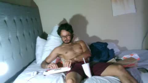 latinincognito online show from April 8, 10:54 pm