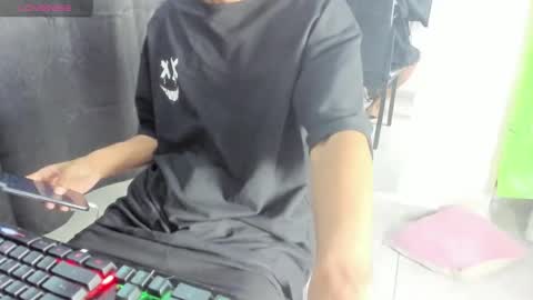 Snapshot of latinking_master chatting on October 27, 3:32 am latinking_master online show from October 27, 3:32 am