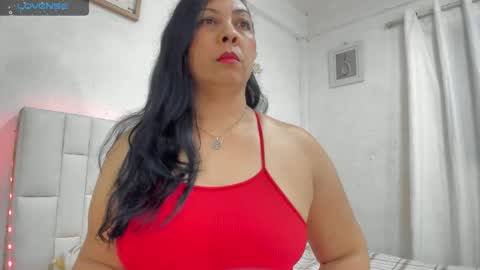 Snapshot of latinlove_sexygirls chatting on November 12, 12:33 am Vanessa online show from November 12, 12:33 am