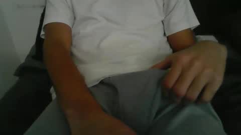 Snapshot of latinman7945 chatting on December 15, 7:45 am latinman7945 online show from December 15, 7:45 am