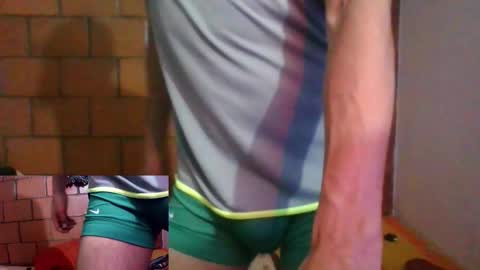 latinmansmoking online show from November 13, 5:39 am