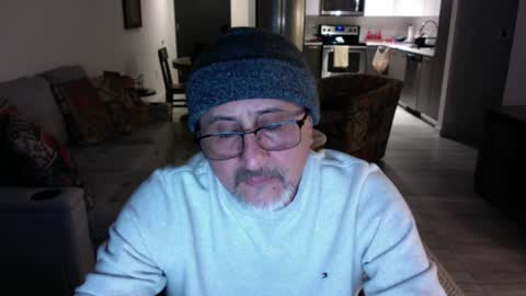 QS - INDEPENDENT MODEL online show from December 9, 2:24 am