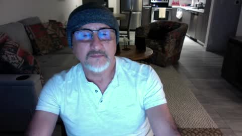 QS - INDEPENDENT MODEL online show from December 11, 6:04 am