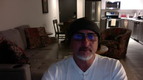 QS - INDEPENDENT MODEL online show from December 17, 4:56 am