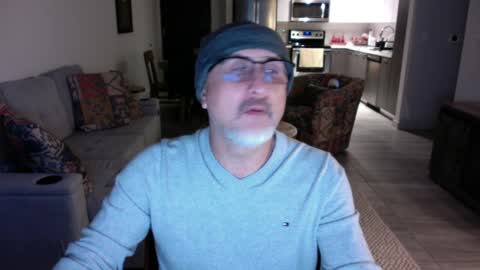 QS - INDEPENDENT MODEL online show from December 21, 10:40 pm