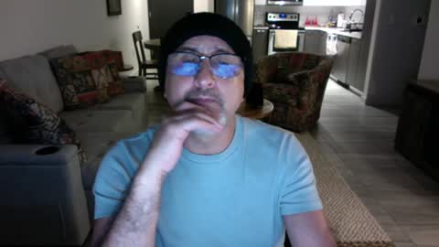 QS - INDEPENDENT MODEL online show from January 18, 5:41 am