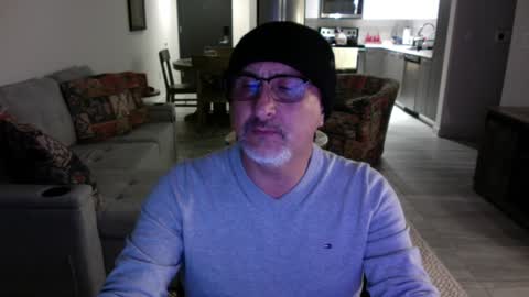 QS - INDEPENDENT MODEL online show from January 19, 4:54 am