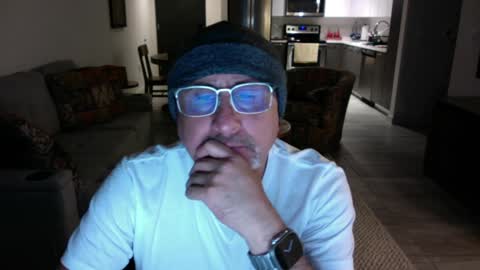 QS - INDEPENDENT MODEL online show from January 21, 6:22 am