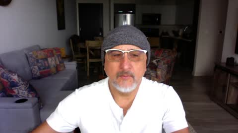 QS - INDEPENDENT MODEL online show from January 26, 5:34 pm