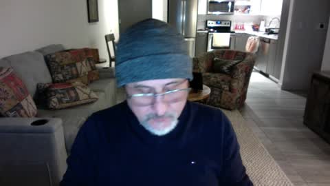 QS - INDEPENDENT MODEL online show from February 1, 3:30 am