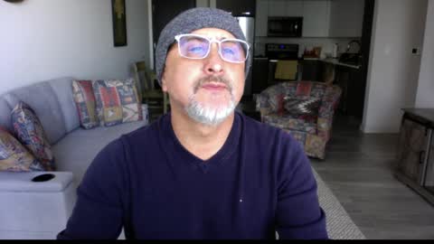 QS - INDEPENDENT MODEL online show from March 3, 6:01 pm