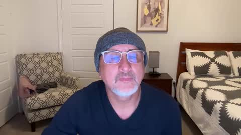 QS - INDEPENDENT MODEL online show from October 18, 5:54 am