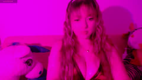 latinqueen2020 online show from May 6, 7:52 pm