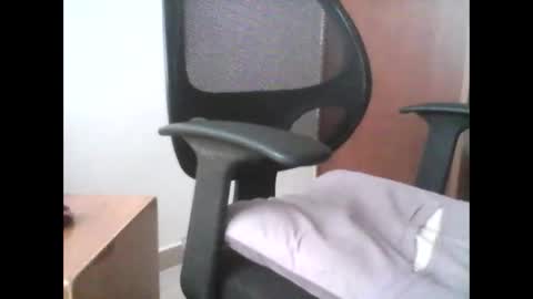 Snapshot of latintropikal chatting on December 3, 7:12 pm Latin Flow online show from December 3, 7:12 pm