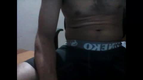 Snapshot of latintropikal chatting on December 4, 7:17 am Latin Flow online show from December 4, 7:17 am