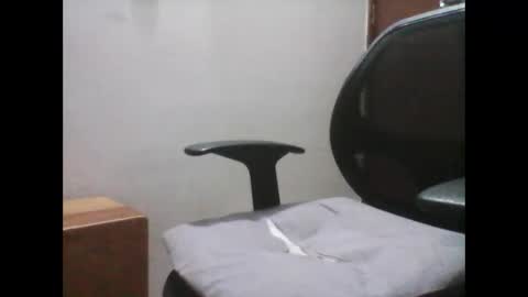 Snapshot of latintropikal chatting on January 15, 7:02 am Latin Flow online show from January 15, 7:02 am