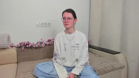 latoriacosner online show from December 22, 12:35 pm