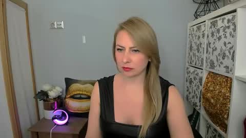 Latoya online show from January 12, 5:56 am