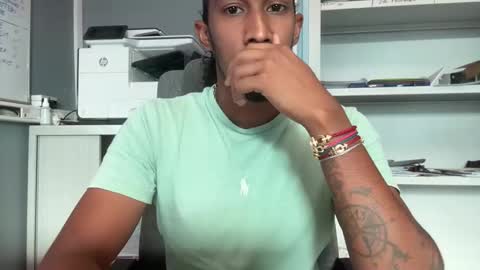 lau213 online show from November 4, 12:04 pm