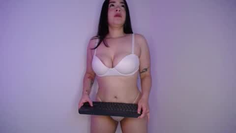 Snapshot of lau_24 chatting on December 14, 5:24 am lau_24 online show from December 14, 5:24 am