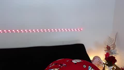 lau_24 online show from April 27, 2:59 pm