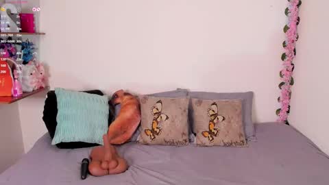 Snapshot of laura1__ chatting on October 20, 11:16 pm laura1__ online show from October 20, 11:16 pm