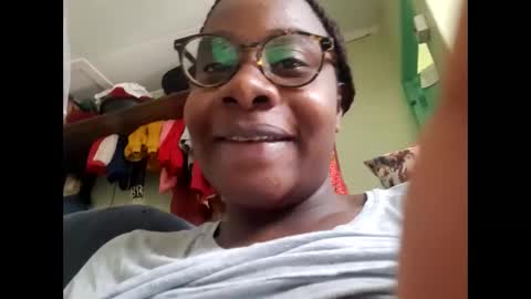 Snapshot of laura829489 chatting on December 20, 9:49 am laura829489 online show from December 20, 9:49 am