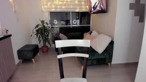 Snapshot of laura__cruz chatting on January 20, 5:04 am laura cruz online show from January 20, 5:04 am